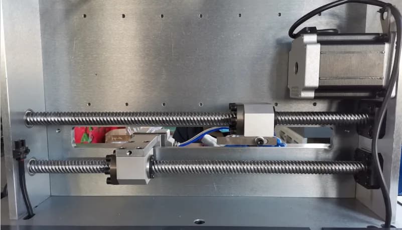 FM series dual-screw feed mechanism from the model product material