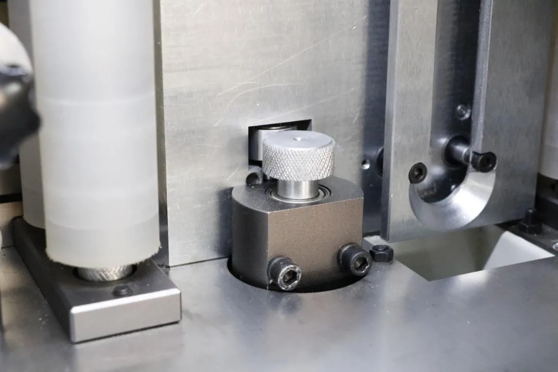 TR series cutting and adjustment mechanism detail